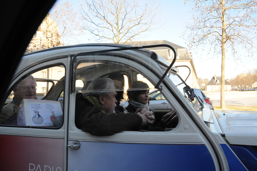 Arrivée en 2CV